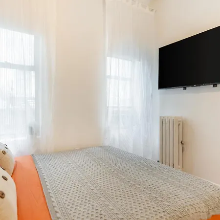 Bright & Stylish 3bd Unit Near Times Square *