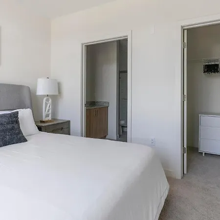 Landing Apartments - The Botanic *