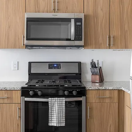 Landing Apartments - The Botanic Apartment