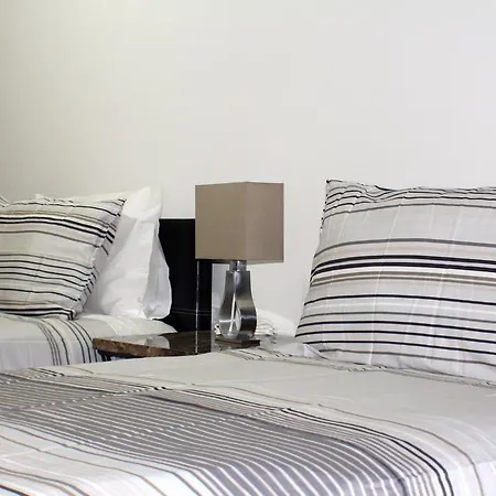 Homestay Bay Ridge Suites *