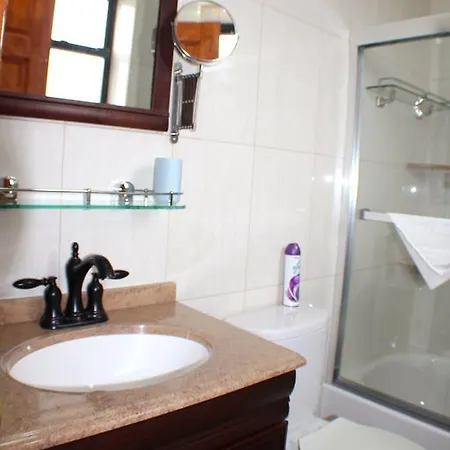 Homestay Bay Ridge Suites *