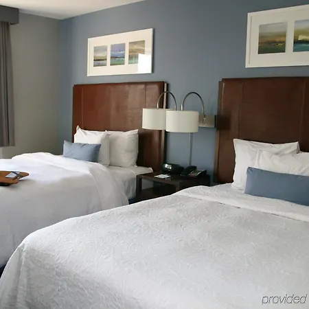 Hampton By Hilton Seaport Hotel 2*