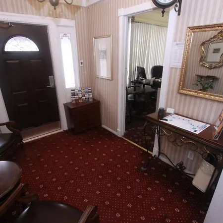Midwood Brooklyn Apartment *