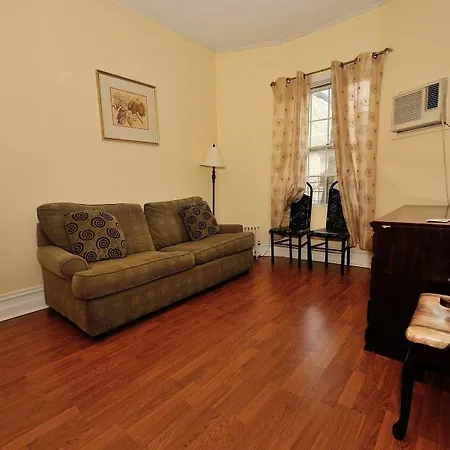 Midwood Brooklyn Apartment *