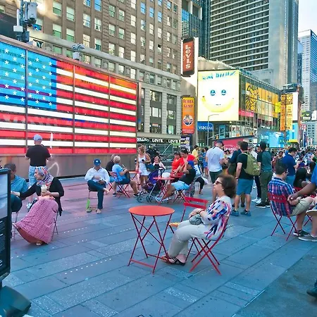 Luxury One Bedroom - Macy's Herald Square New York