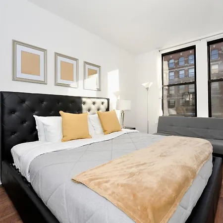 Places4stay Little Italy Luxury *