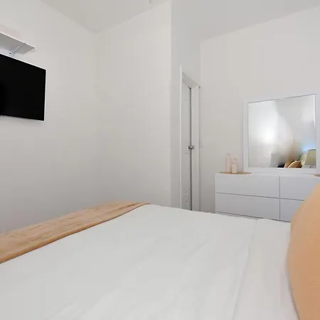 Places4stay Little Italy Luxury Apartment *