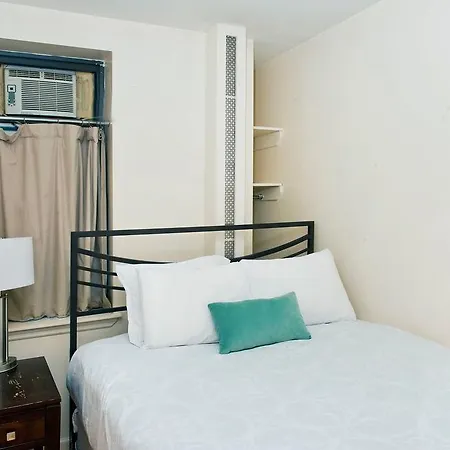 Apartment Chelsea Doorman Building *