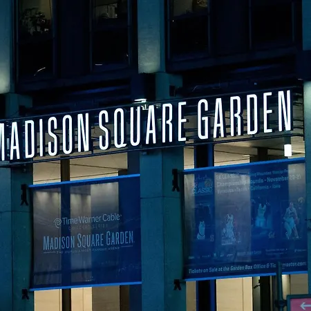 Apartment Luxury One Bedroom - Macy's Herald Square *