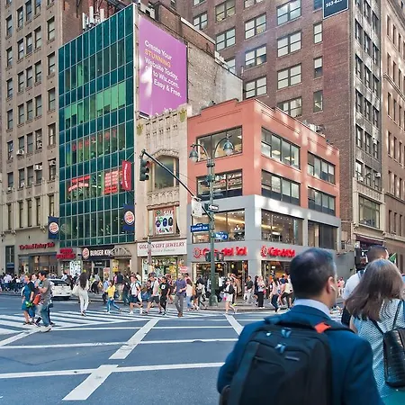 Luxury One Bedroom - Macy's Herald Square