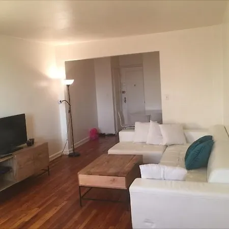 Sunny And Spacious *