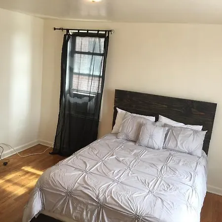 Sunny And Spacious New York