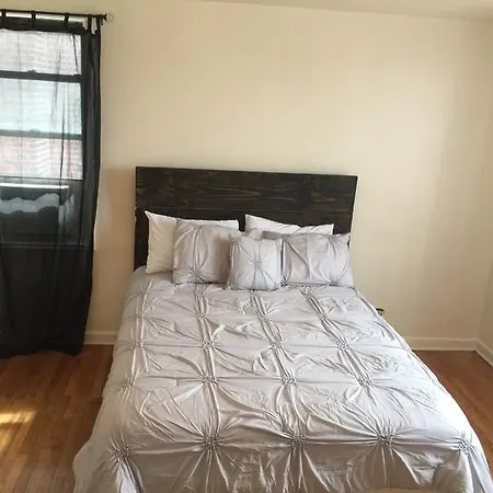 Sunny And Spacious Apartment *