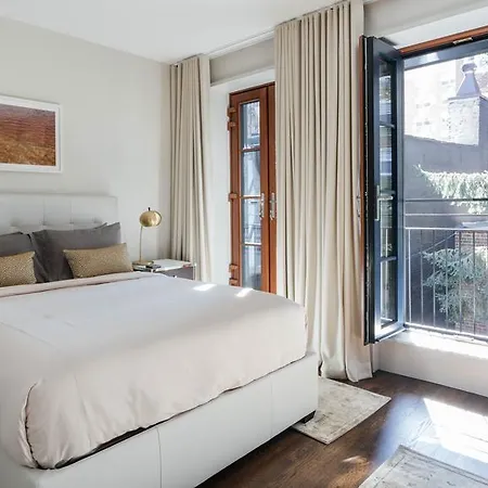 Gramercy Townhouse *