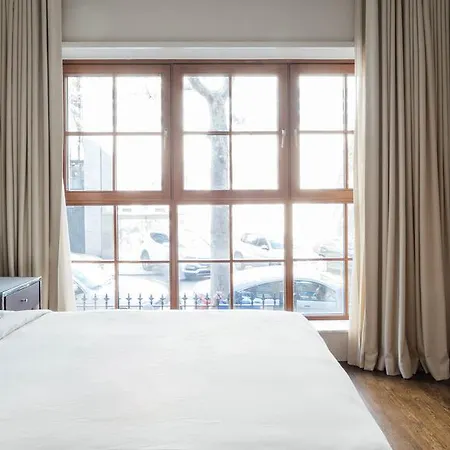 Gramercy Townhouse Apartment