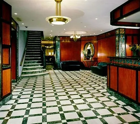 Washington Square Hotel 4*