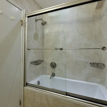 2 Bedroom Murray Hill New York