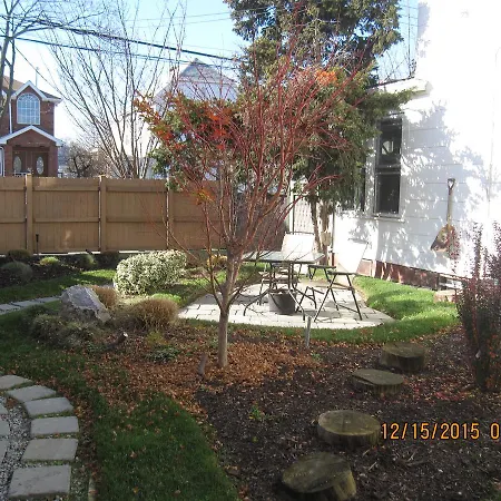 Sunny Garden Apartment