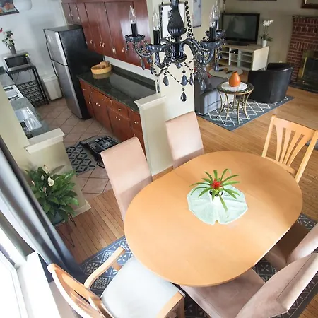 Apartment Large 2 Bedroom Close To Manhattan