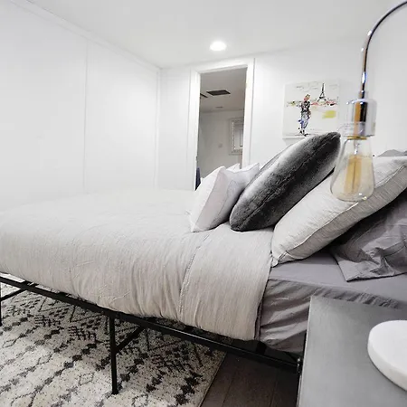 The Alicia Apartment *