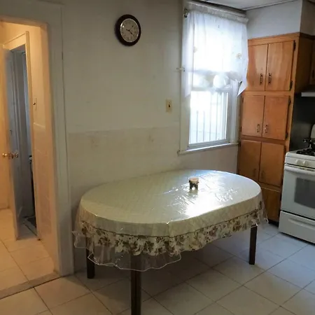2 Floors Entire House 30 Min To Manhattan-sleep 10 Guest house *