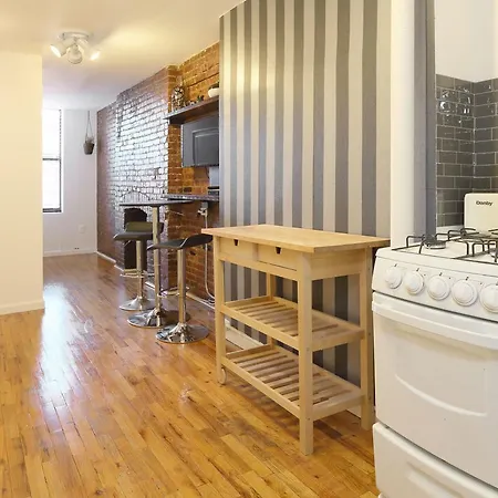 Mulberry Street Apt 12 * New York