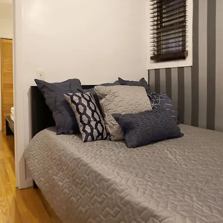 Apartment Mulberry Street Apt 12