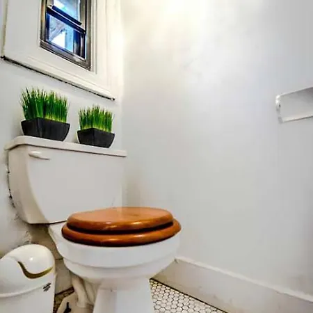 Apartment Spring Street Apt 6 *