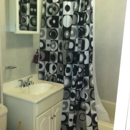 Lexington Ave Apt 4c *