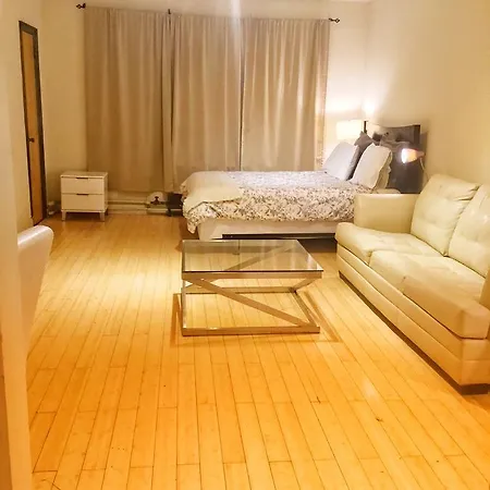 Studio United Nations In Elevator Building Apartment