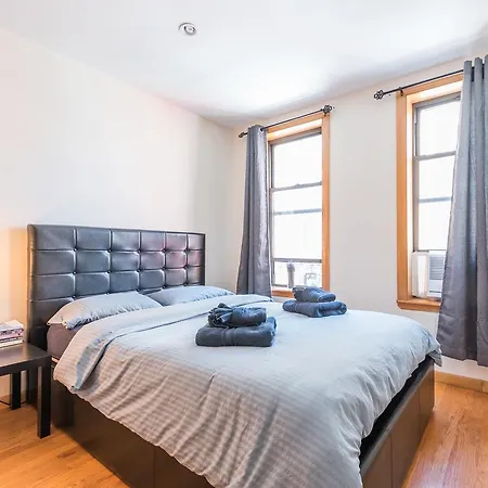Apartment Deluxe And Stylish With Brick Wall Exposed
