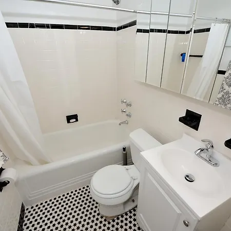 2 Bedroom Murray Hill