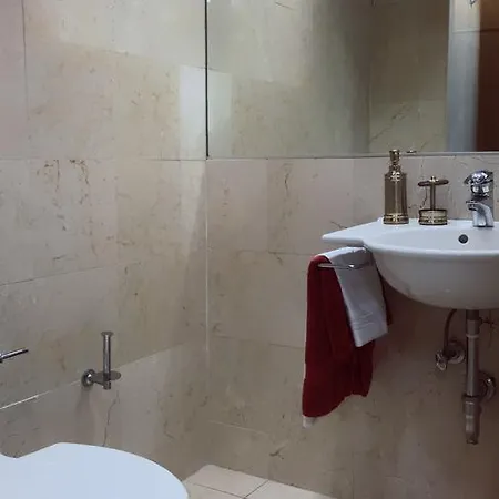 Midtown East 2 Bed Apartment