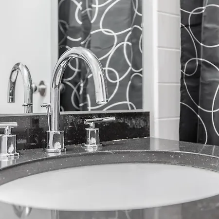 Brand New, Luxury 2 Bed 2 Bath , Full Service Building Apartment New York