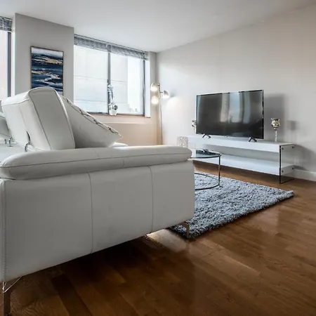 Brand New, Luxury 2 Bed 2 Bath , Full Service Building New York