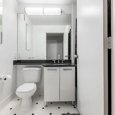 Apartment Brand New, Luxury 2 Bed 2 Bath , Full Service Building New York
