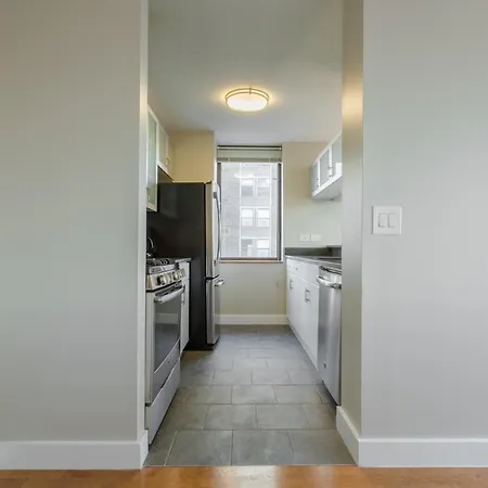Brand New, Luxury 2 Bed 2 Bath , Full Service Building