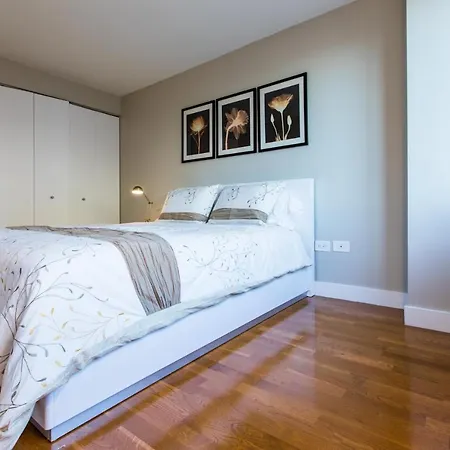 Brand New, Luxury 2 Bed 2 Bath , Full Service Building Apartment
