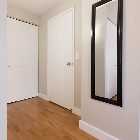 Brand New, Luxury 2 Bed 2 Bath , Full Service Building Apartment *