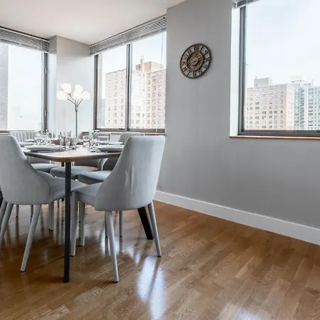 Brand New, Luxury 2 Bed 2 Bath , Full Service Building Apartment