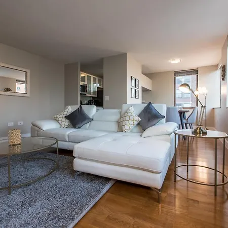 Apartment Brand New, Luxury 2 Bed 2 Bath , Full Service Building