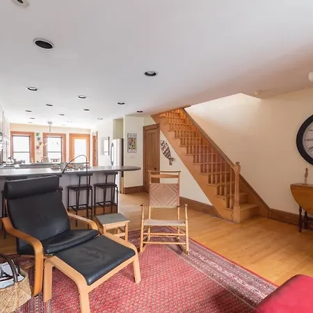 Apartment 6th Street Townhouse