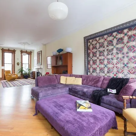 6th Street Townhouse Apartment