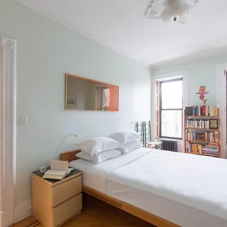 6th Street Townhouse *