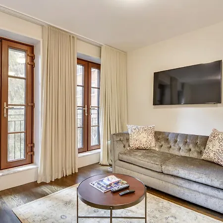 Gramercy Townhouse *