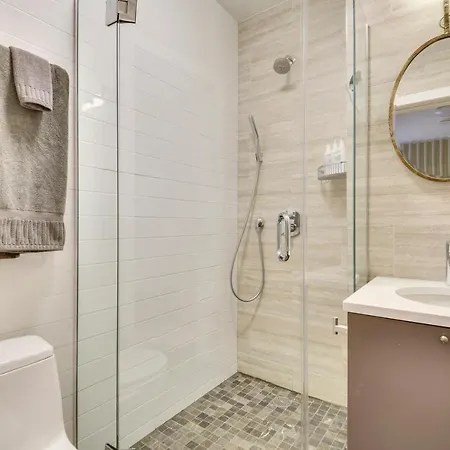Gramercy Townhouse *