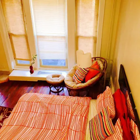 Brownstone Clark Historic Studio Apartment New York