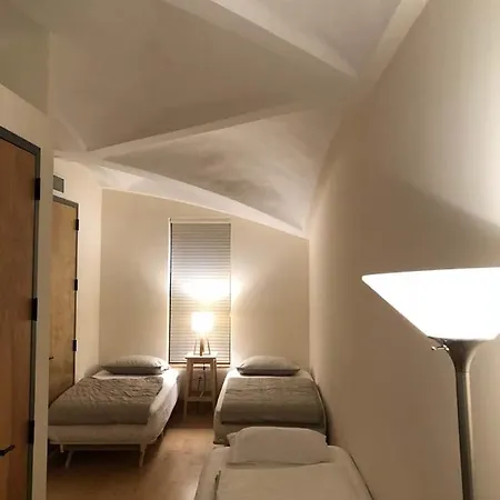 Midtown East For Woman Hostel *