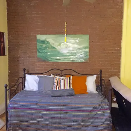 Brownstone Clark Historic Studio Apartment