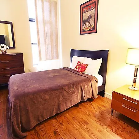 Apartment Sleeps 8 Air Con Wifi T060947